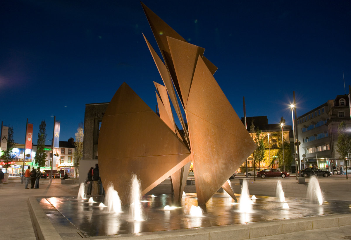 tourist office eyre square galway