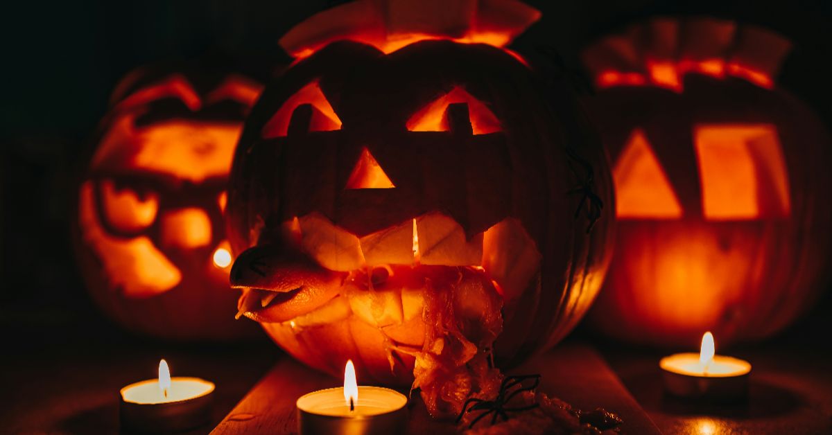 Pumpkin Carving at Ré