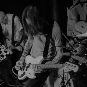 Slyrydes at Róisín Dubh